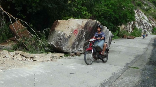 An[-]Giang:[-]Mưa[-]bão[-]gây[-]ngập,[-]lở[-]đá[-]to,[-]núi[-]Cấm[-]bị[-]“đóng[-]cửa”